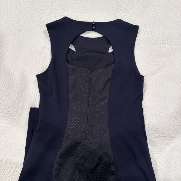 Cache Navy Blue Embroidered Contrast Knit Cutout Sheath Dress Sz 4 Keyhole Back - Picture 11 of 11